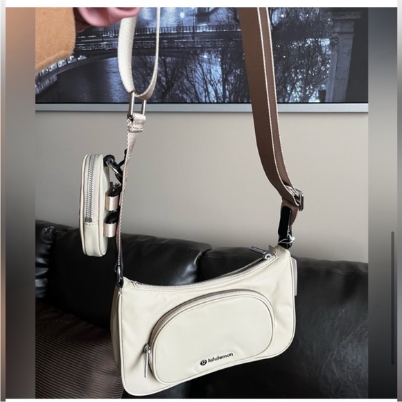 Trench Lululemon crossbody with nano pouch (sold out) - Picture 4 of 6